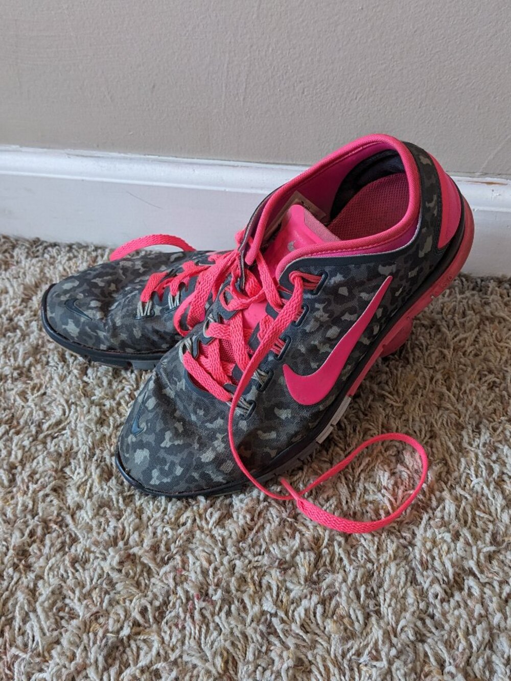 **Moving Sale** Nike Free TR Connect 2 Pink & Leopard Print Sneakers Sz 6.5